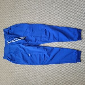 Women's Fabletics on call 4 pocket scrub jogger